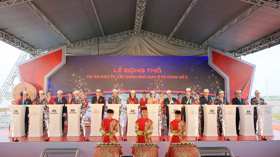 TẬP ĐOÀN THÀNH CÔNG ĐỘNG THỔ DỰ ÁN NHÀ MÁY Ô TÔ HTMV SỐ 2 TẠI NINH BÌNH